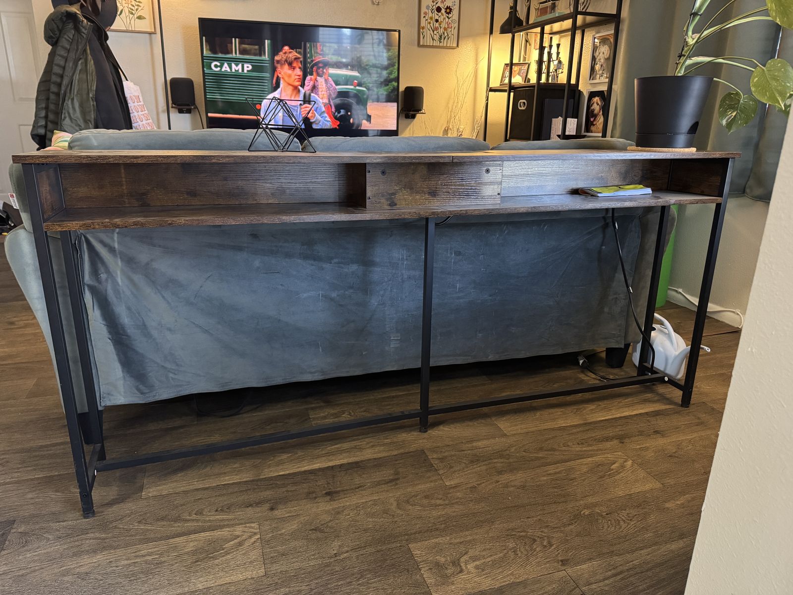 Sofa Table w/outlets, UBS ports, 6' cord