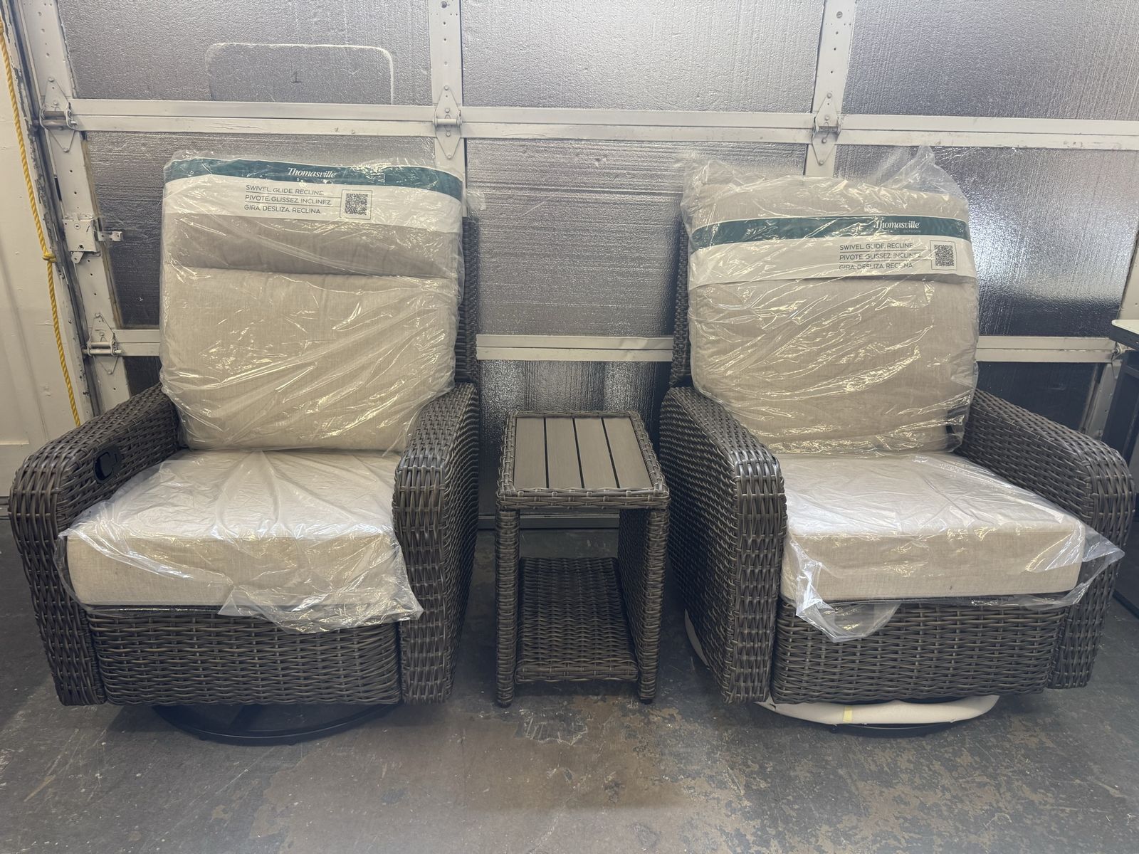 NEW COSTCO OUTDOOR PATIO ROCKING RECLINER CHAIR SET