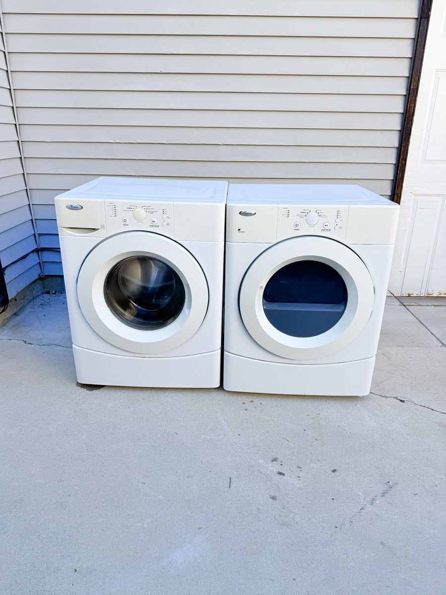 Whirlpool washer and electric dryer