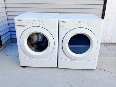 Whirlpool washer and electric dryer