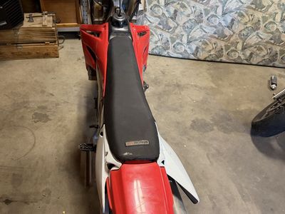 2002 Honda CRF450R Dirt Bike - Red/White, ProTaper Handlebars