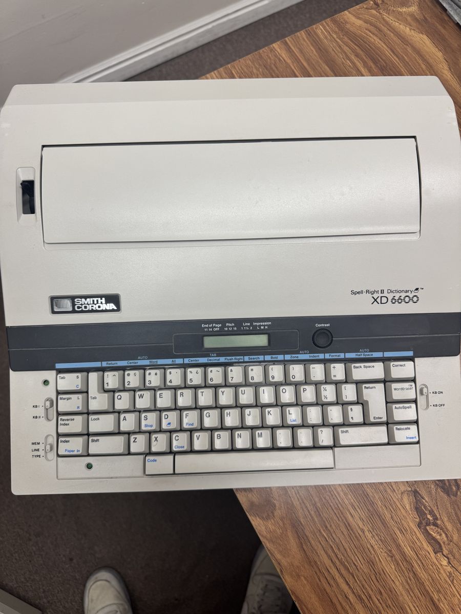 Smith Corona XD 6600 Electronic Typewriter with Owner's Manual