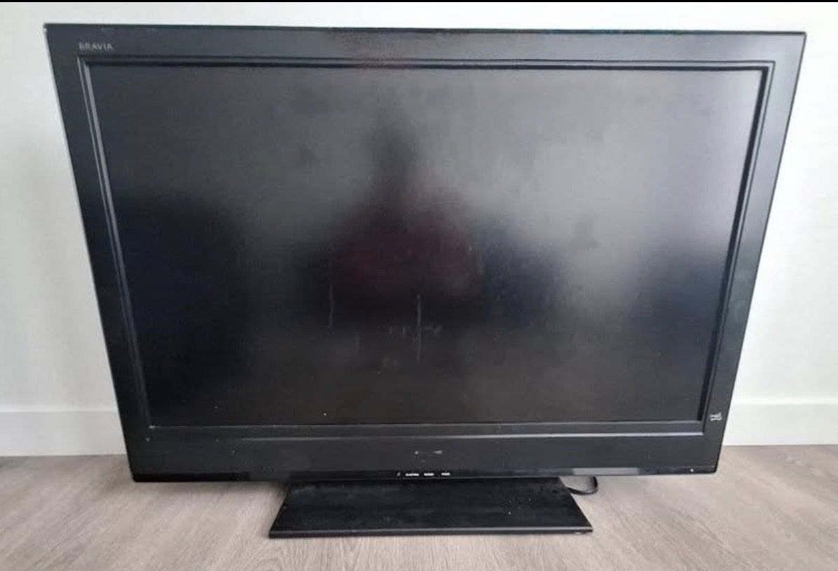 Sony Bravia 32-inch Black LCD TV