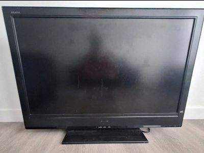Sony Bravia 32-inch Black LCD TV
