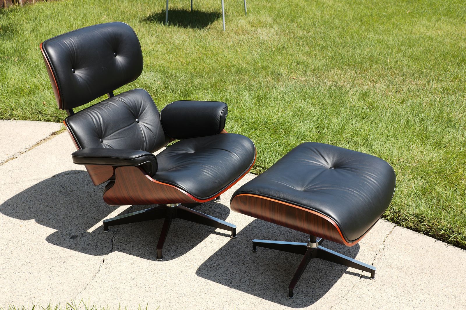 Replica Herman Miller Eames Lounge Chair with Ottoman - Full Grain Black Leather - Rose Wood
