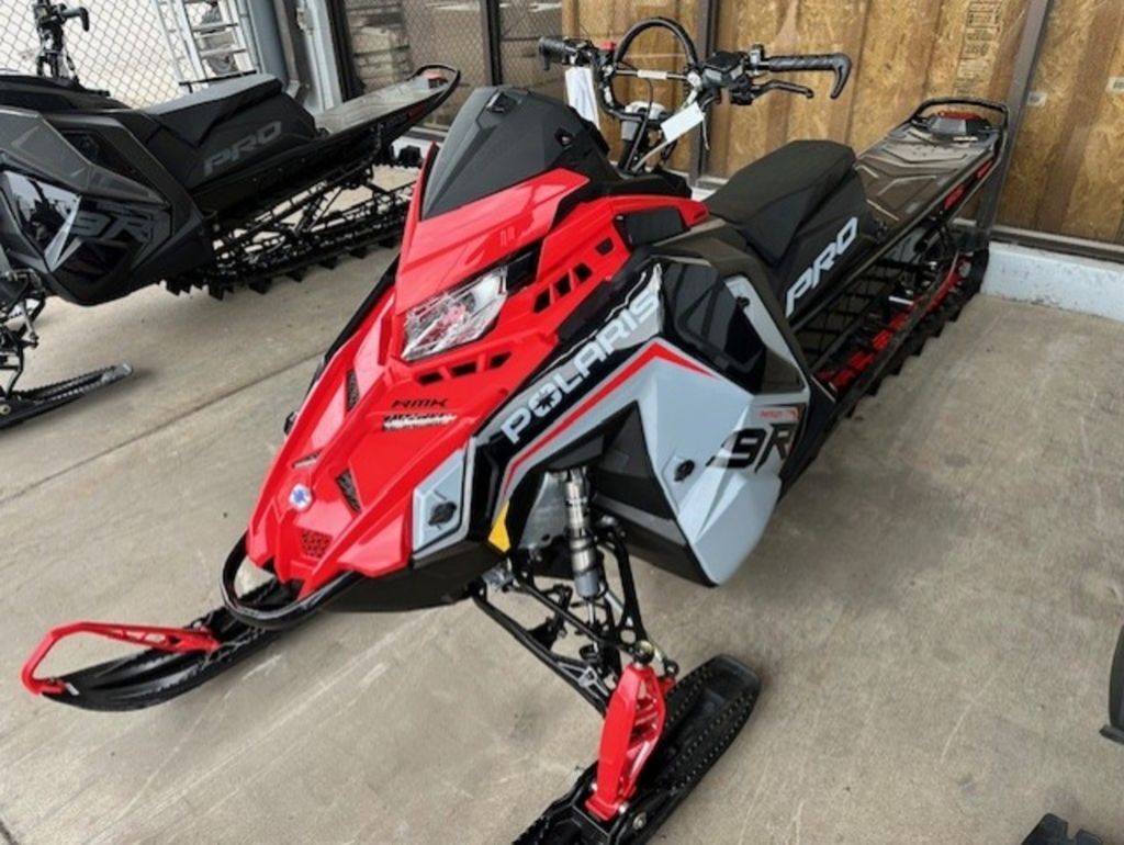2025 Polaris® 9R PRO RMK 165 Storm Gray / Indy Red