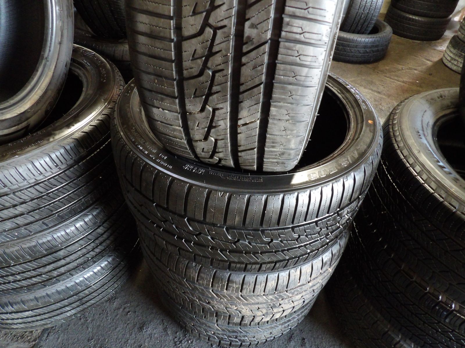 255/35R19 SUMITOMO HTR A/S PO3 SET OF USED TIRES