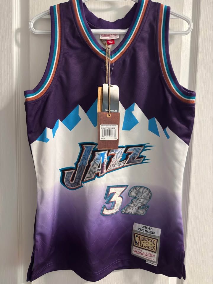 Karl Malone Utah Jazz Mitchell & Ness Jersey – Size SMALL