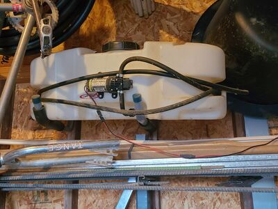 Electric weed sprayer