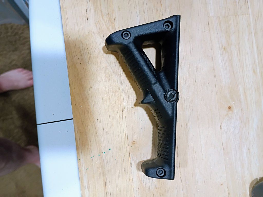 Angled Foregrip