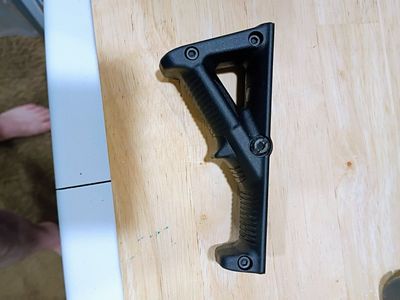 Angled Foregrip