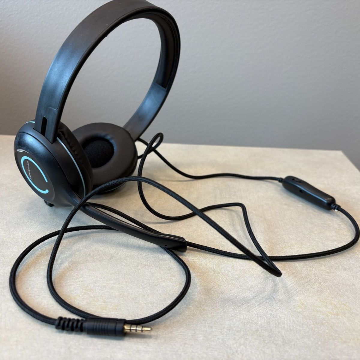 Cyber acoustic headphones