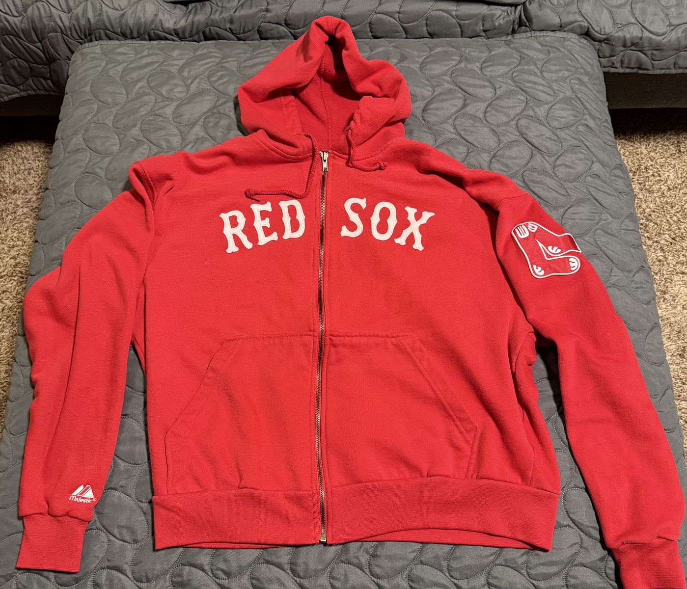 Boston Red Sox hooded jacket (Large)