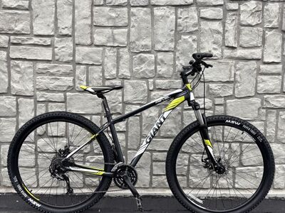 Giant Revel Mountain Bike - Size Medium