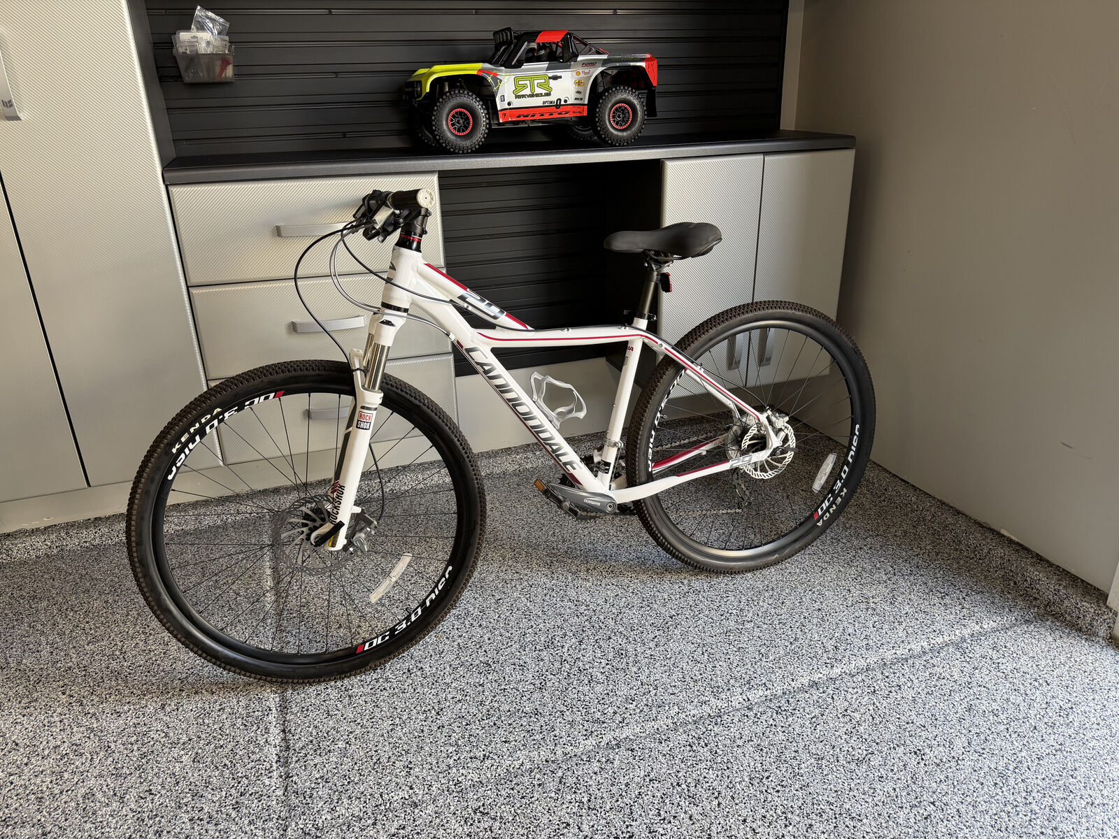 CANNONDALE TANGO 29 MOUNTAIN BIKE