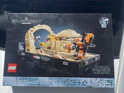 Sealed LEGO Star Wars: Mos Espa Podrace Diorama (75380)