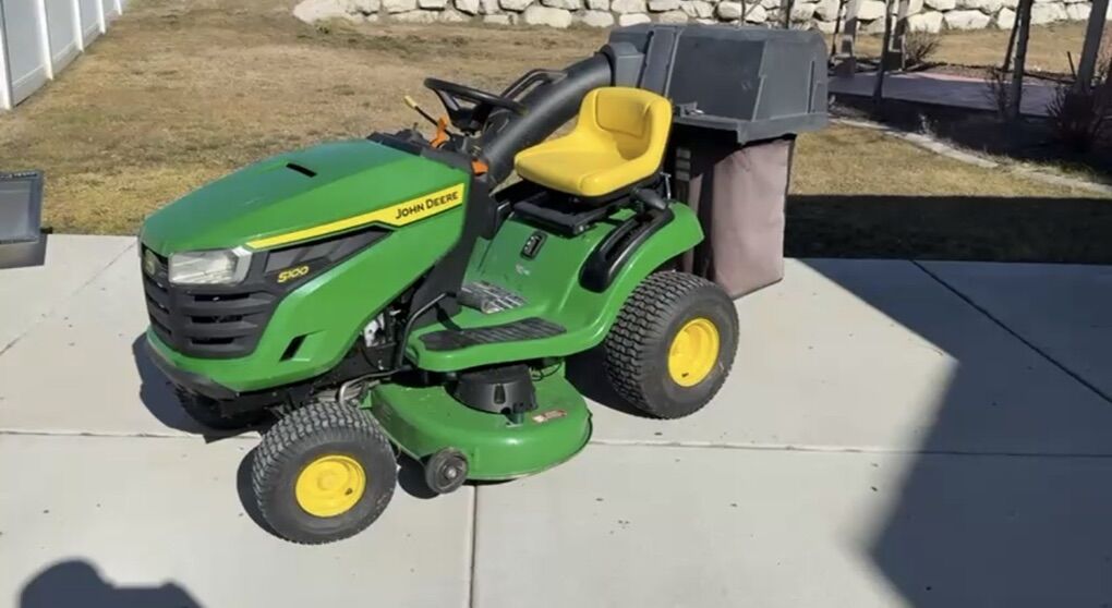 Tje Jhon Deere S100