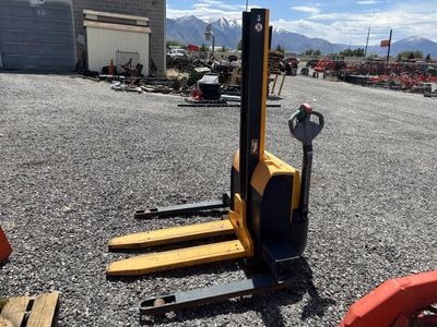 JUNGHEIRICH EMC B10 electric pedestrian controlled pallet truck
