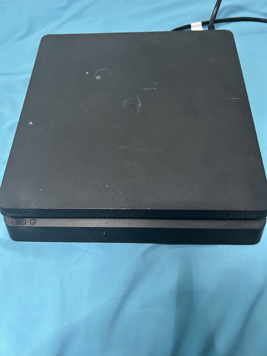 PS4 slim