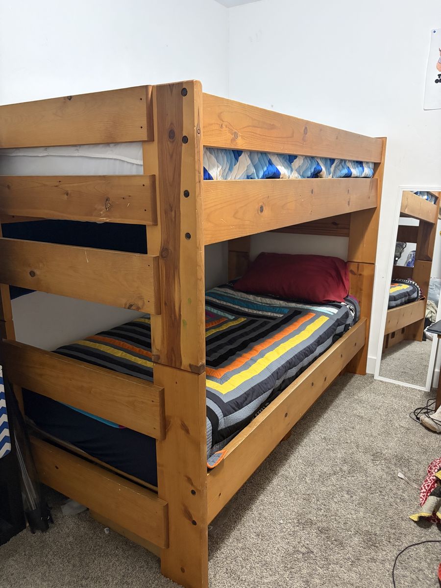 Solid wood bunk beds