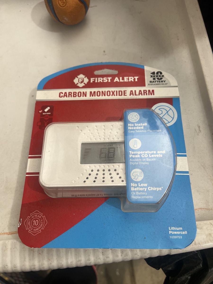 First Alert Carbon Monoxide Alarm with 10-Year Battery, Digital Display, Tabletop Placement