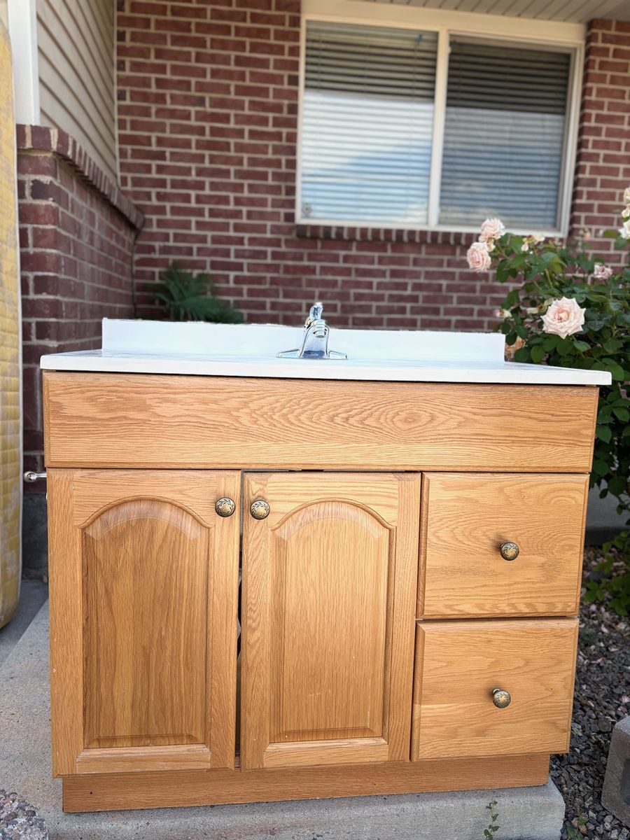 Bathroom sink