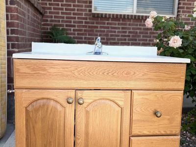 Bathroom sink