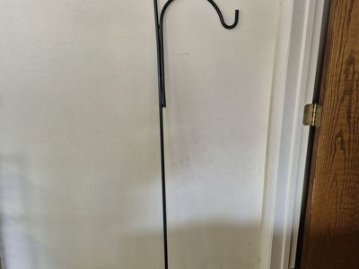 Metal bunny double hanger for hanging basket