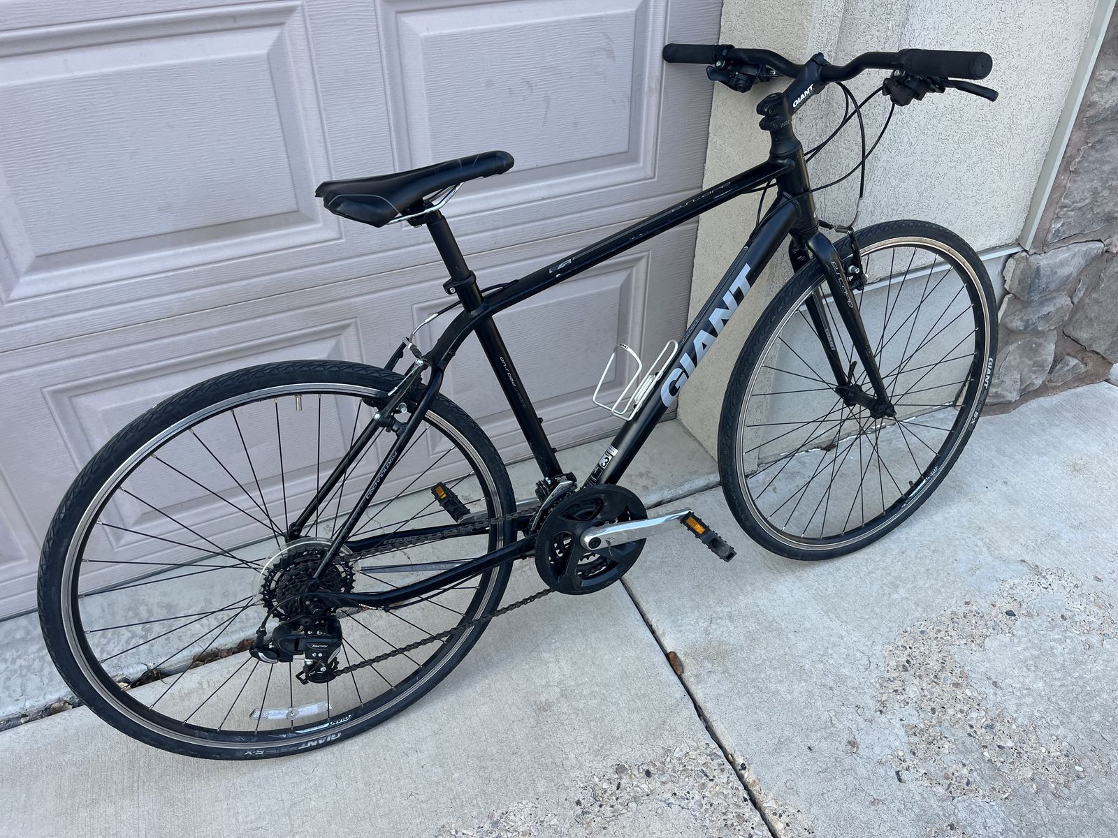 Giant Escape Road bike size Medium Black