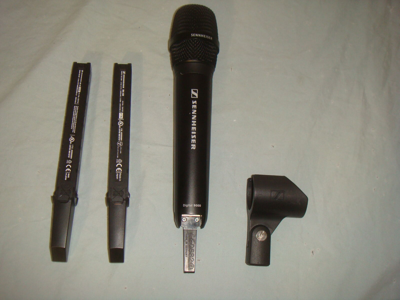 SENNHEISER SKM 9000 A1-A4 470-558 WIRELESS HANDHELD MICROPHONE TRANSMITTER W 2 BATTERIES