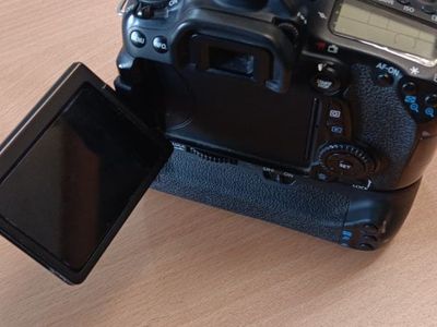 Canon EOS 70D DSLR Camera Body Only - Optimized for Video - With Battery Grip
