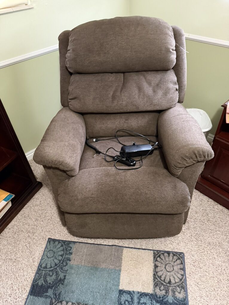 La-z-boy Powerlift Recliner