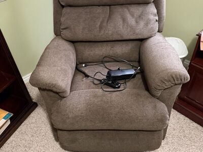 La-z-boy Powerlift Recliner
