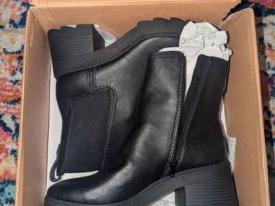 Size 10 Chelsea Boots by Zodiac