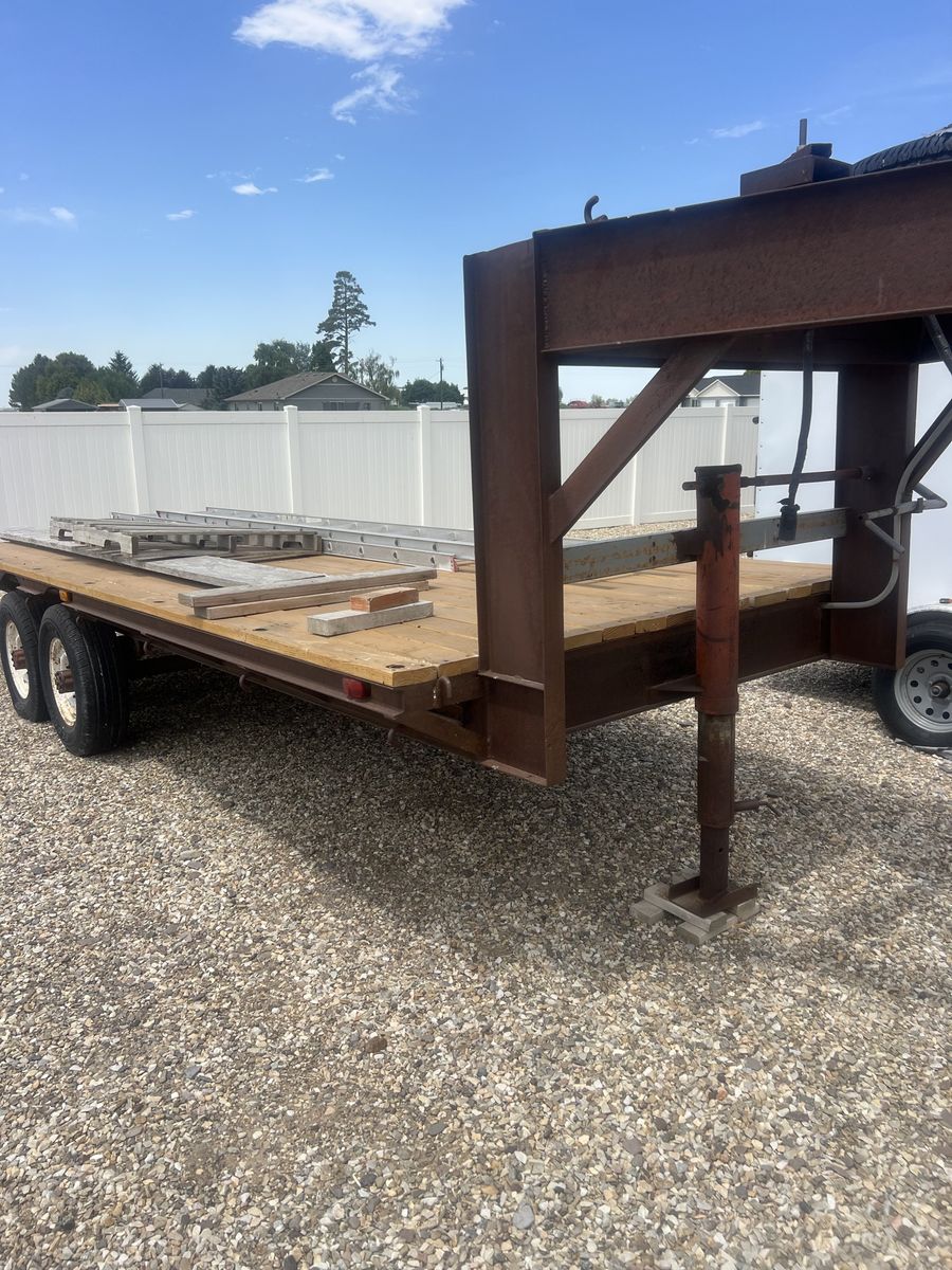 Goose neck Flat bed trailer