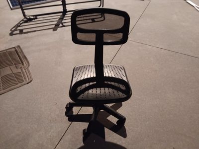 Black Plastic Swivel Task Chair