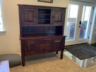 Traditional, Early American Hutch