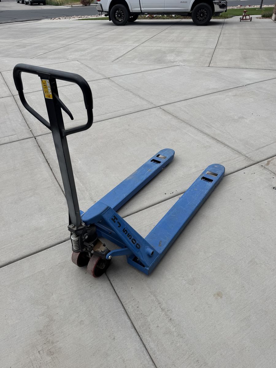 Pallet jack