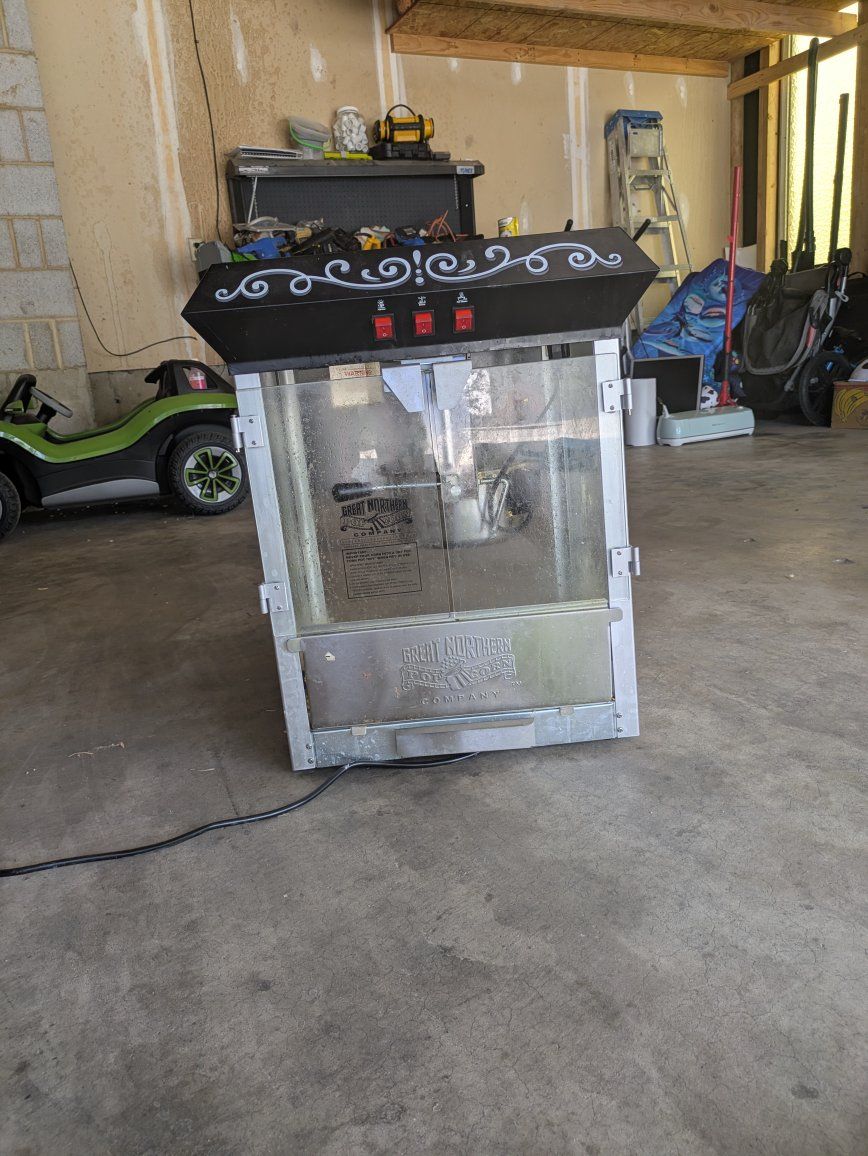 Great Northern Popcorn Company Countertop Commercial Style Popcorn Machine Maker