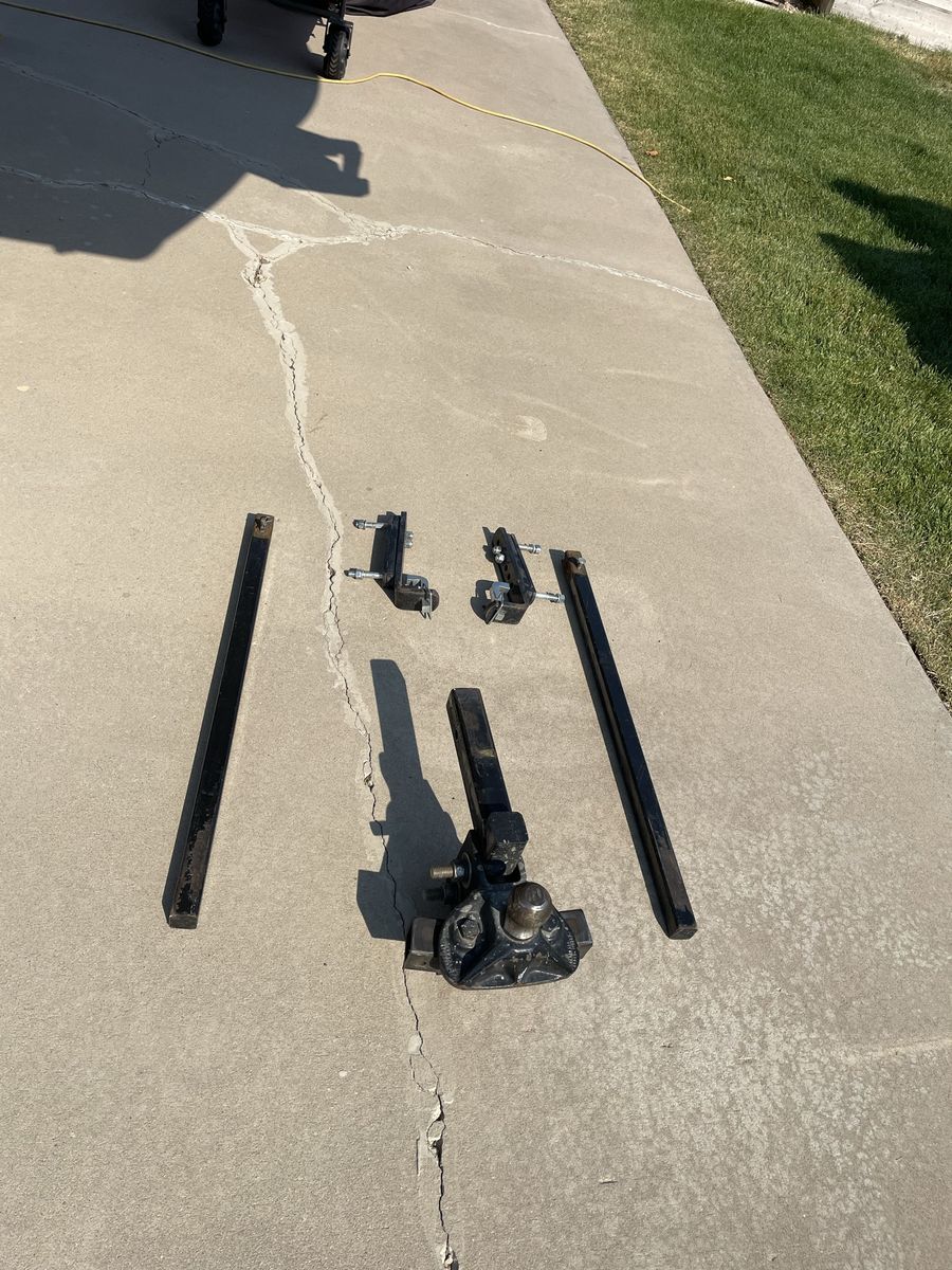 Heavy Duty Equalizer Weight Distribution Hitch - Trailer Towing