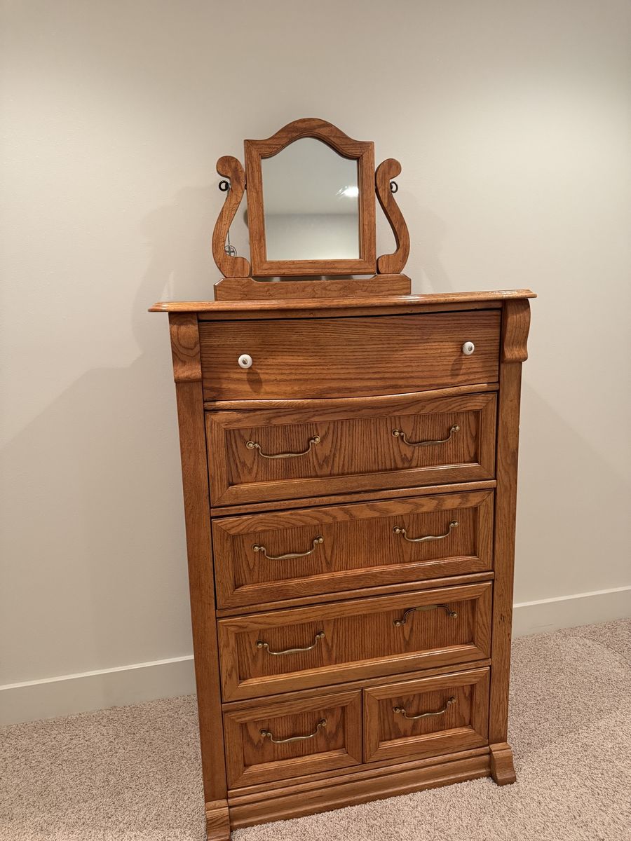 Pulaski Keepsakes Oak Wood Dresser with Mirror & Matching Nightstand - 6-Drawer Tall Chest with Vanity