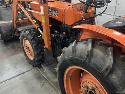 Kubota 4x4 loader