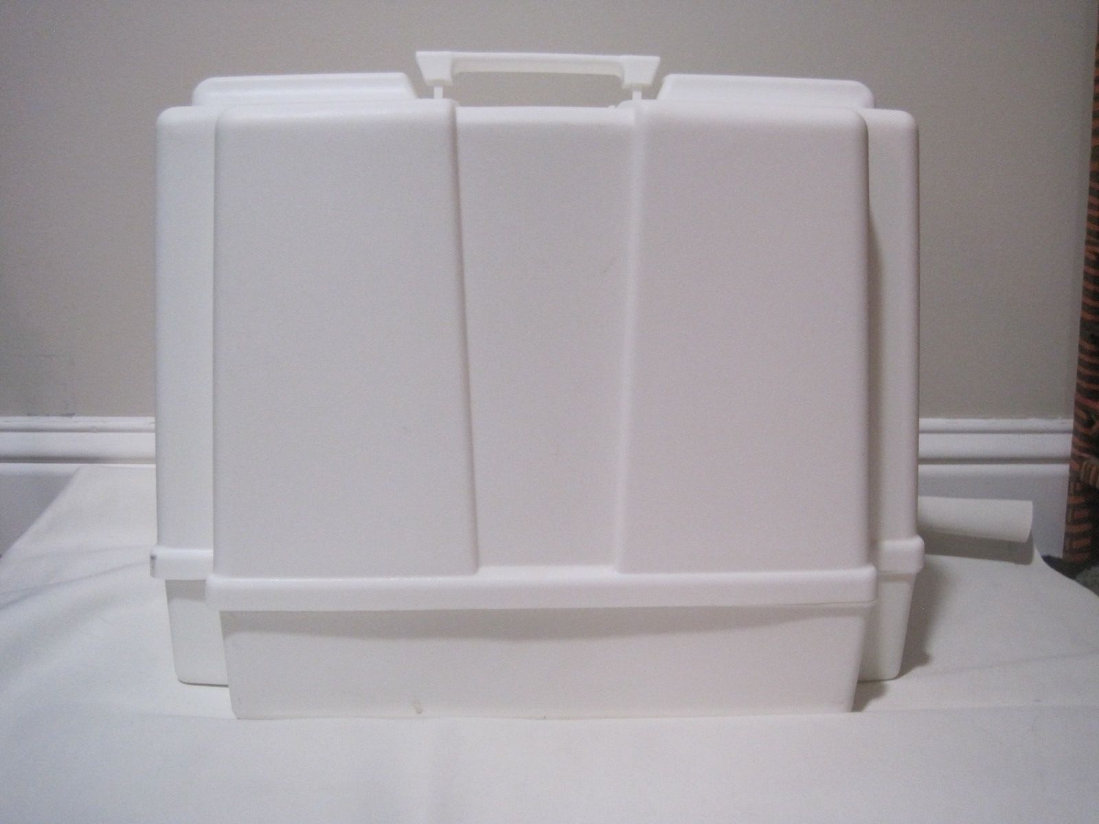 Universal Sewing Machine Hardcase, Off-White 18X12X14” Case- Fits Most Machines