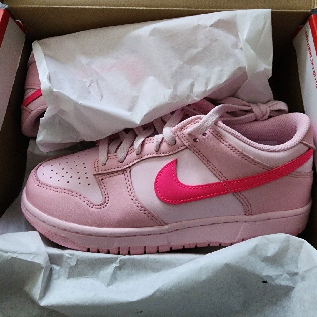 Nike Dunk Low Triple Pink