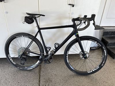 OPEN U.P.P.E.R Carbon Gravel Bike | SRAM AXS | ENVE M50 Carbon Wheels