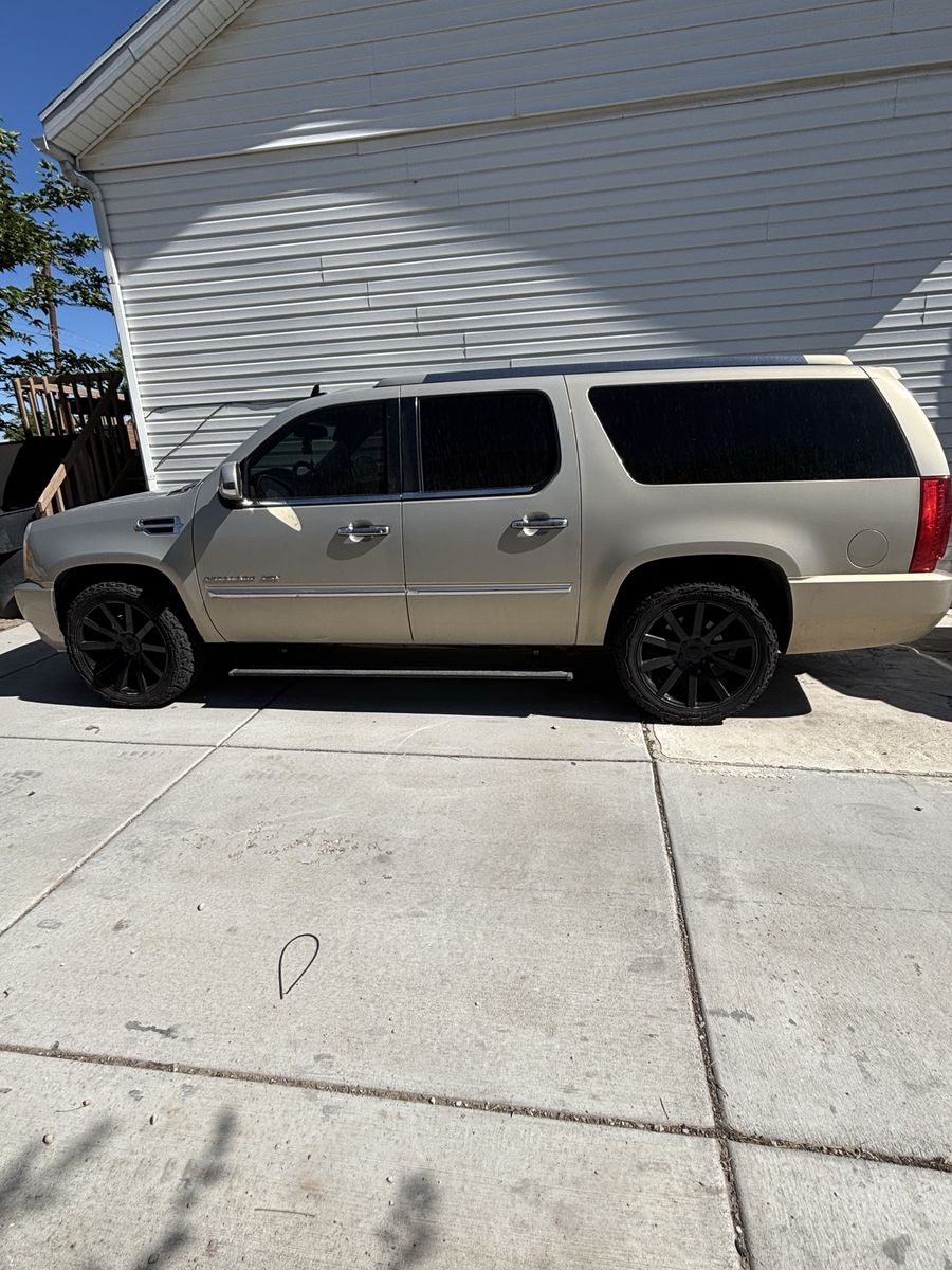 2011 Cadillac Escalade ESV 