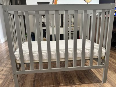 Mini Crib with Matress
