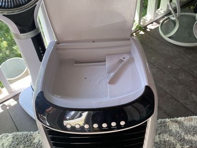 Portable. Cooler. 8. LT. , SPT Air Cooler (Swamp Cooler) with Remote - Portable works. In Ogden only.