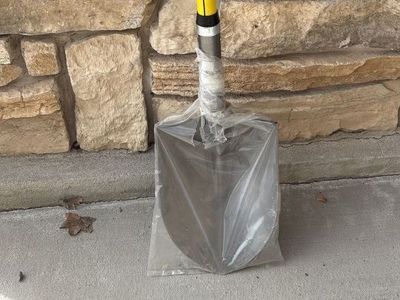 NEW Nupla 30 in. Fiberglass Handle Round Point Steel Blade Shovel