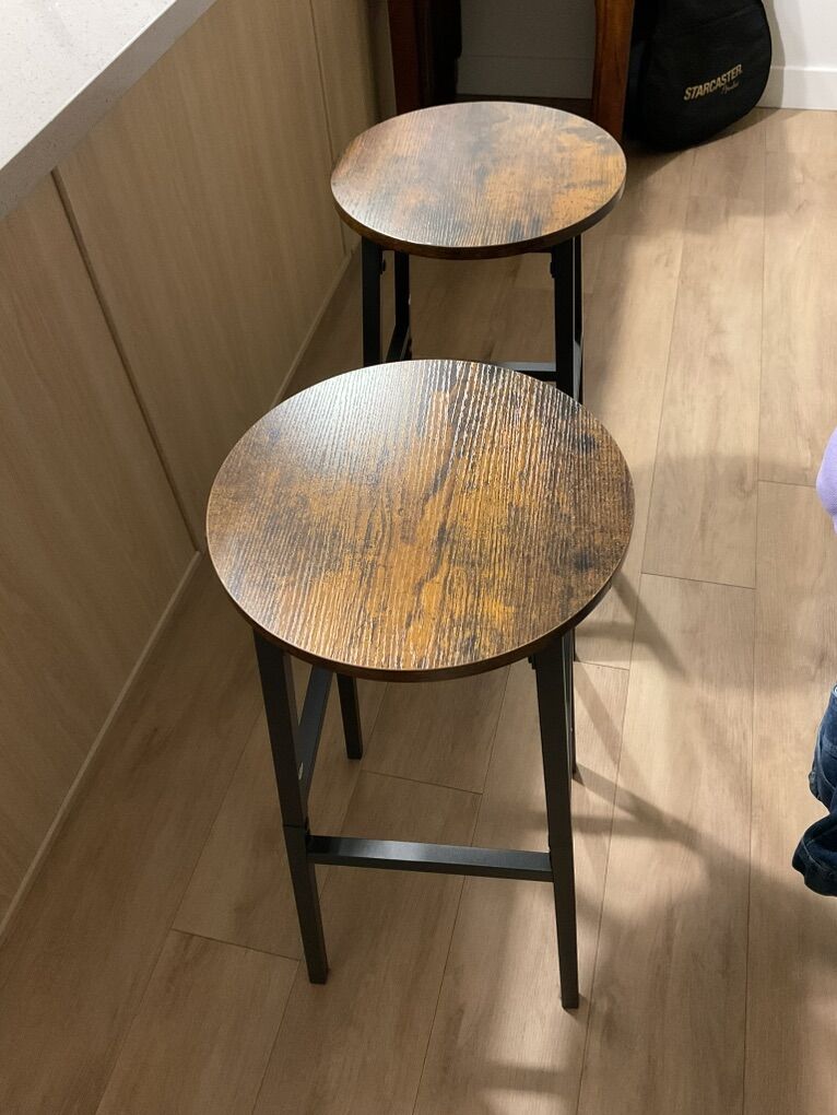 2 Kitchen Stools